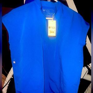 Rafaela™ FREEx™ Oversized Scrub Top never worn